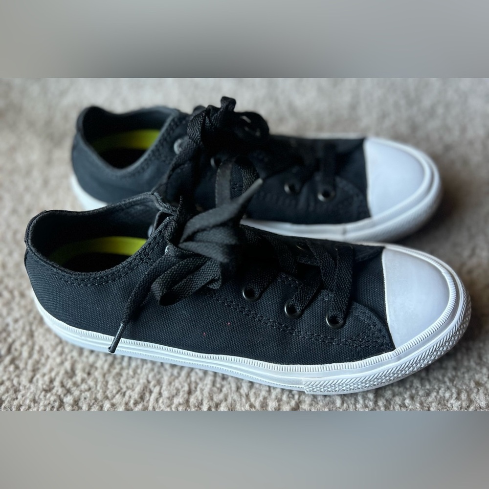 Kids Black Low-top Converse Sneakers Size 1.5